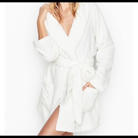 Victoria’s Secret Classic Logo white robe size M/L - Picture 2 of 6